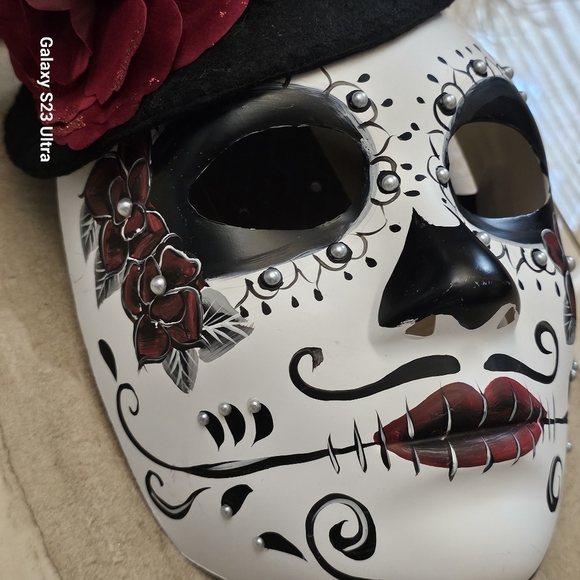 NWT Day of the Dead Mask with Black Hat and Red Rose - Picture 3 of 6